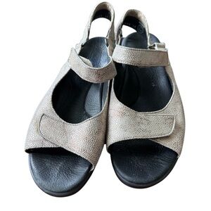 Wolky Sandals size 38 US 7.5 Gold Pichu Comfort Walking